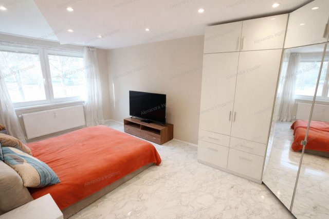 Eladó panellakás, Budapesten, XI. kerületben, Etele úton 78 M Ft