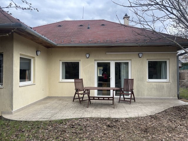 Eladó családi ház, Mogyoródon 85 M Ft, 1+3 szobás