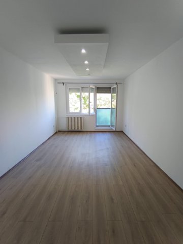 Eladó panellakás, Tatabányán 38.5 M Ft, 2 szobás