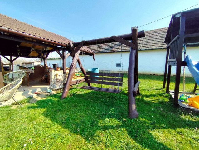 Eladó családi ház, Balatonszárszón 75 M Ft, 4 szobás