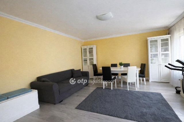 Eladó téglalakás, Egerben 83.9 M Ft, 2+1 szobás