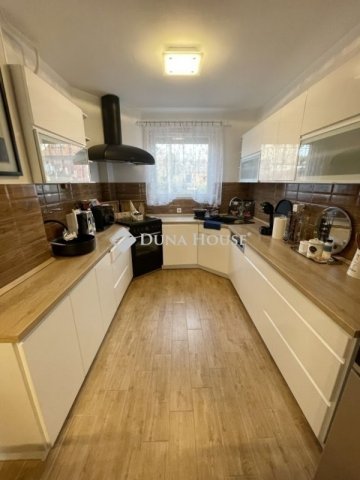 Eladó sorház, Budapesten, XV. kerületben 169 M Ft, 5 szobás