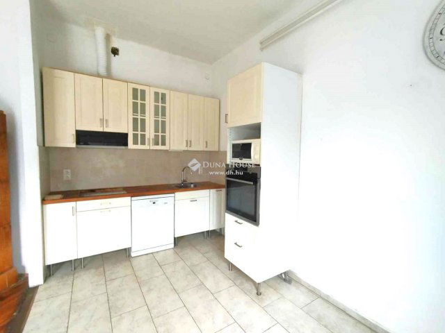 Eladó téglalakás, Szombathelyen, Szabó Miklós utcában 55 M Ft