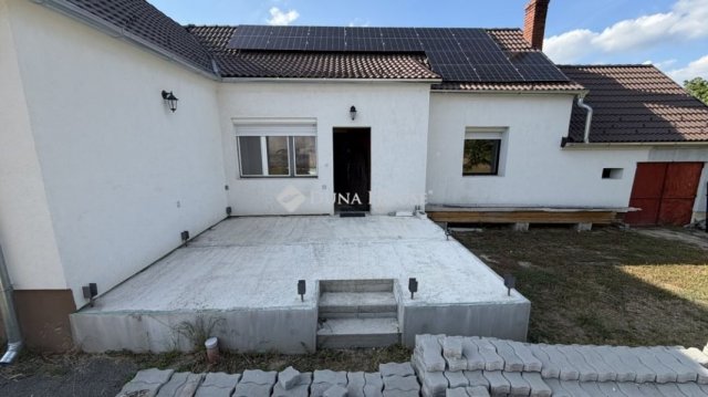 Eladó családi ház, Mesterin 49.9 M Ft, 2 szobás