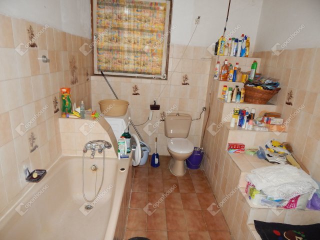 Eladó családi ház, Kaposváron 44.9 M Ft, 5 szobás