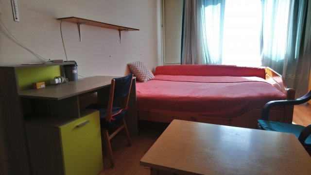 Kiadó panellakás, albérlet, Debrecenben, Sinai Miklós utcában