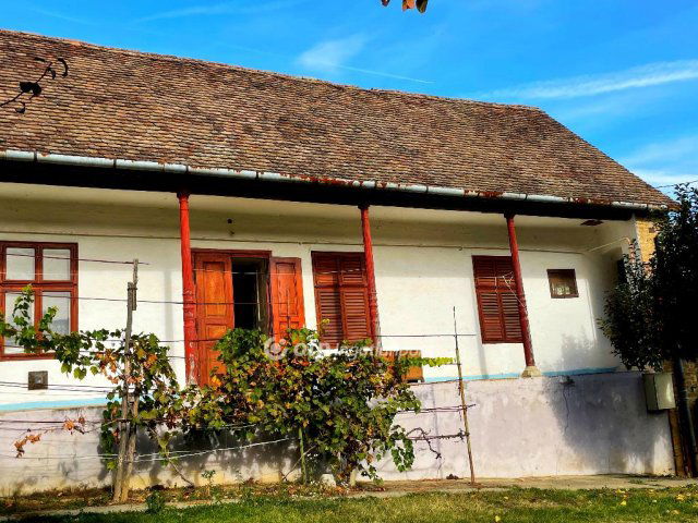 Eladó családi ház, Cikón 23 M Ft, 4 szobás