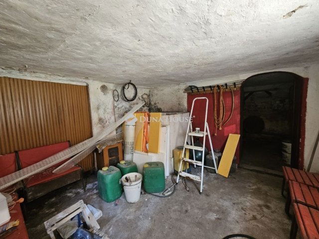 Eladó telek, Pécsett 35 M Ft / költözzbe.hu