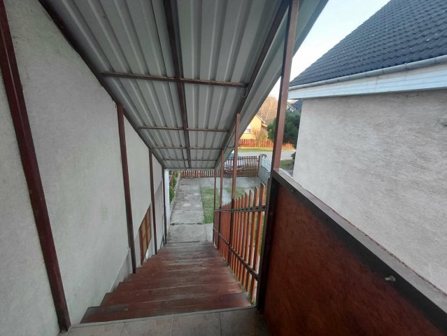 Eladó családi ház, Dadon 70 M Ft, 5 szobás