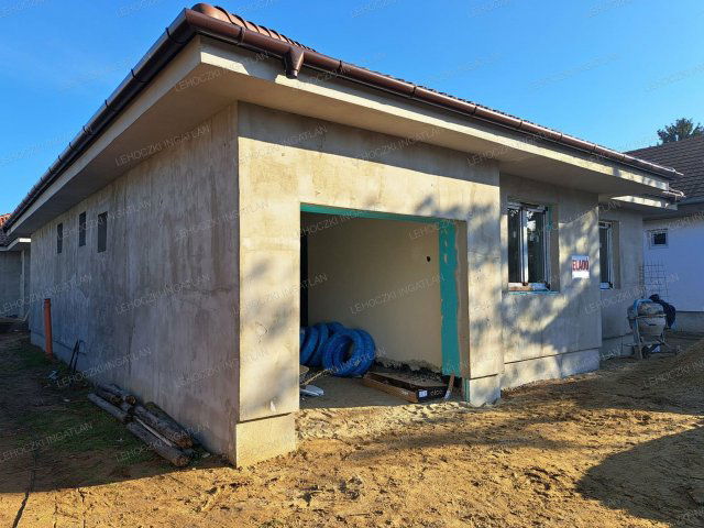 Eladó ikerház, Nyíregyházán 79.9 M Ft, 4 szobás