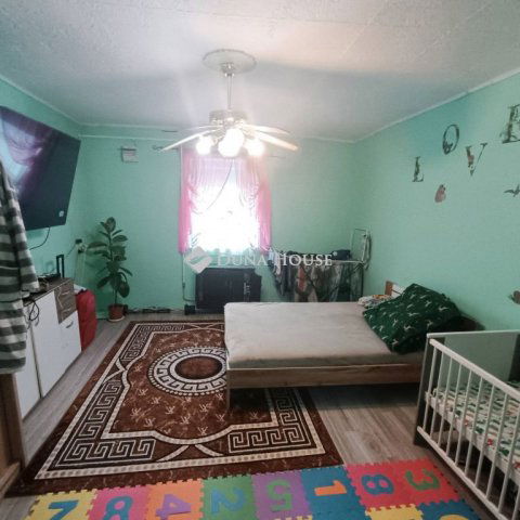 Eladó családi ház, Kiskunfélegyházán 12.9 M Ft, 2 szobás