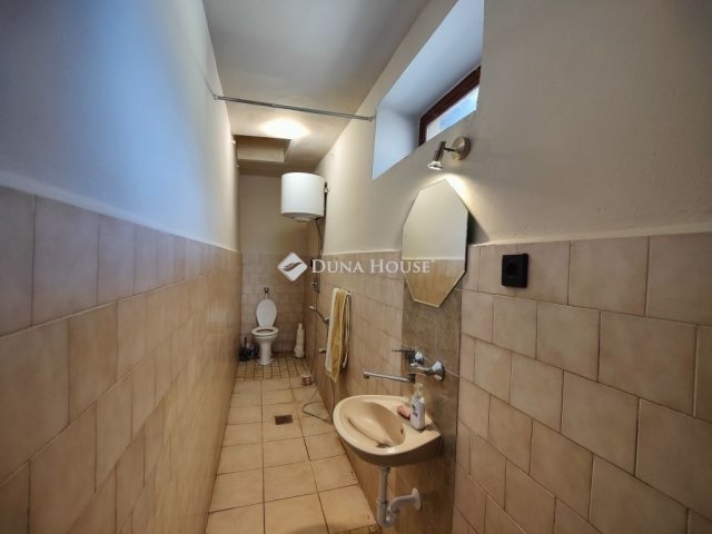 Eladó családi ház, Nagykátán 33 M Ft, 2 szobás