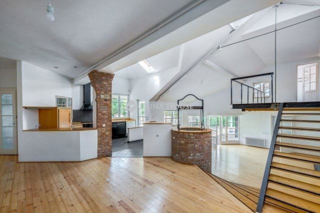 Eladó családi ház, Budapesten, III. kerületben 420 M Ft