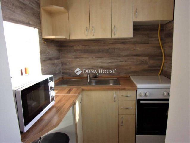 Kiadó téglalakás, albérlet, Kecskeméten 100 E Ft / hó