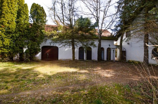 Eladó hotel, Márkón 230 M Ft, 17+6 szobás / költözzbe.hu