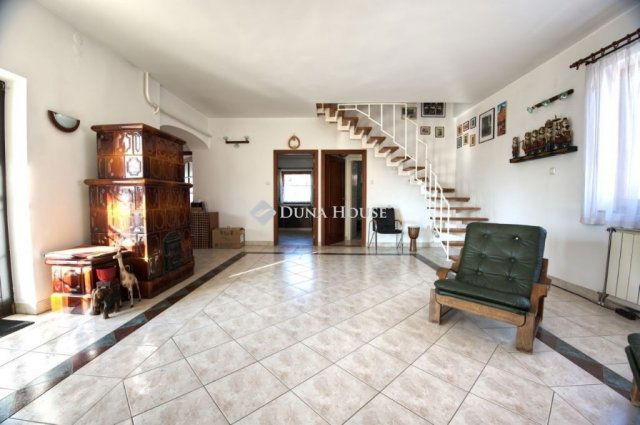 Eladó családi ház, Budakeszin 169.9 M Ft, 7 szobás