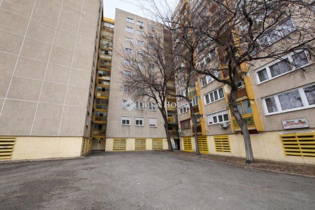 Eladó panellakás, Budapesten, X. kerületben 83.9 M Ft, 3 szobás