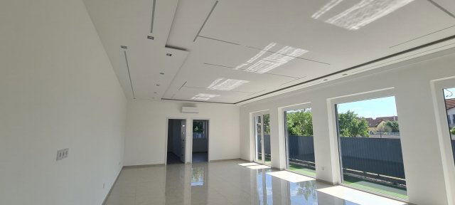 Eladó családi ház, Debrecenben 165.9 M Ft, 5 szobás