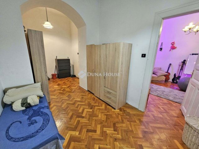 Eladó téglalakás, Budapesten, VIII. kerületben 65 M Ft, 2 szobás