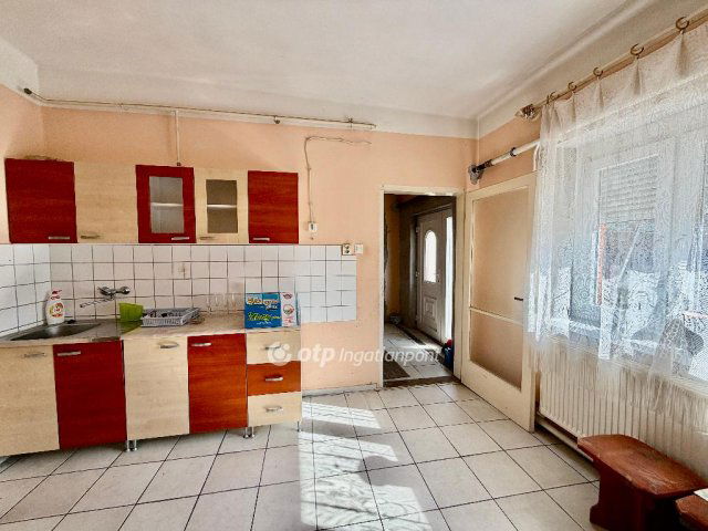 Eladó családi ház, Somoskőújfalun 9.9 M Ft, 2 szobás