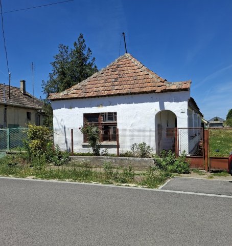 Eladó családi ház, Nagyigmándon 16.5 M Ft, 1 szobás