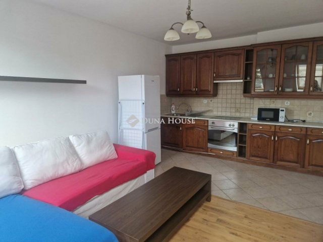 Kiadó téglalakás, albérlet, Pécsett 185 E Ft / hó, 2 szobás