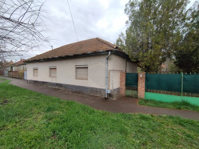 Eladó családi ház, Apcon 15.9 M Ft, 3 szobás