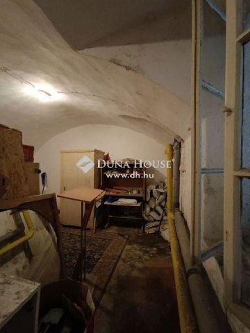 Eladó üzlethelyiség, Budapesten, I. kerületben 35 M Ft
