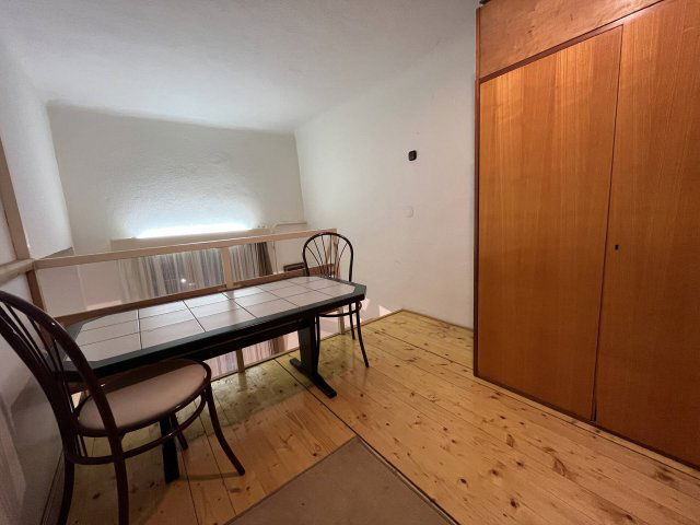 Eladó téglalakás, Budapesten, VI. kerületben 76.9 M Ft, 1 szobás