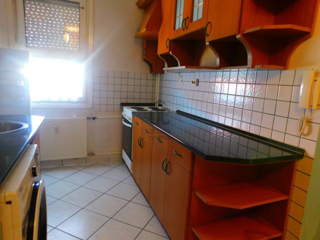 Kiadó téglalakás, albérlet, Vácon 180 E Ft / hó, 3 szobás