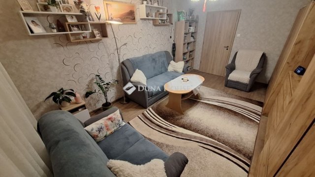 Eladó panellakás, Dunaújvárosban 34.9 M Ft, 2 szobás