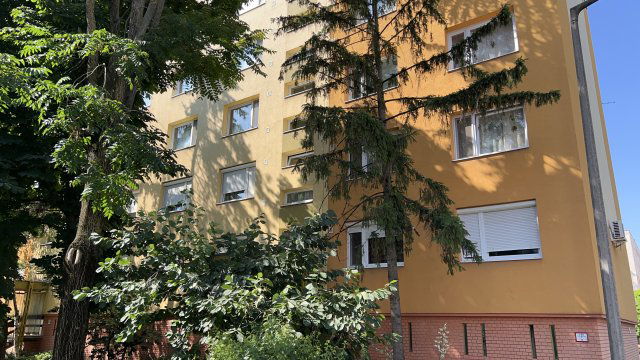 Eladó panellakás, Makón, Tömörkény utcában 30.9 M Ft