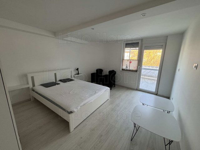 Eladó téglalakás, Zamárdiban 69.99 M Ft, 5 szobás