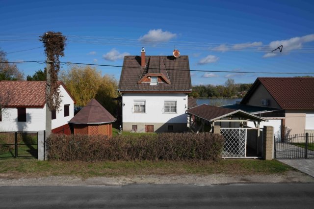 Eladó családi ház, Szigetbecsén 90 M Ft, 3+1 szobás