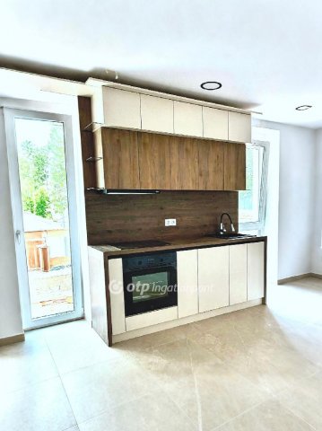 Kiadó téglalakás, albérlet, Pécsett 250 E Ft / hó, 2 szobás