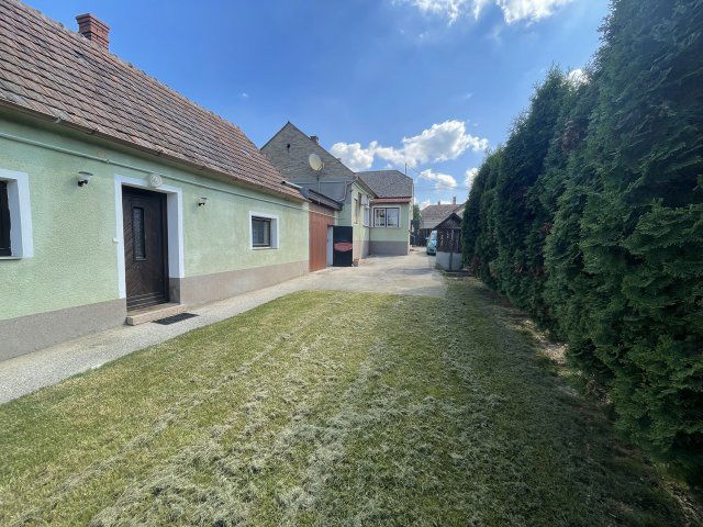 Eladó családi ház, Hosszúperesztegen 35 M Ft, 4 szobás