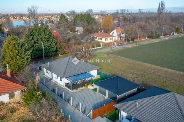 Eladó ikerház, Majosházán 89 M Ft, 4 szobás