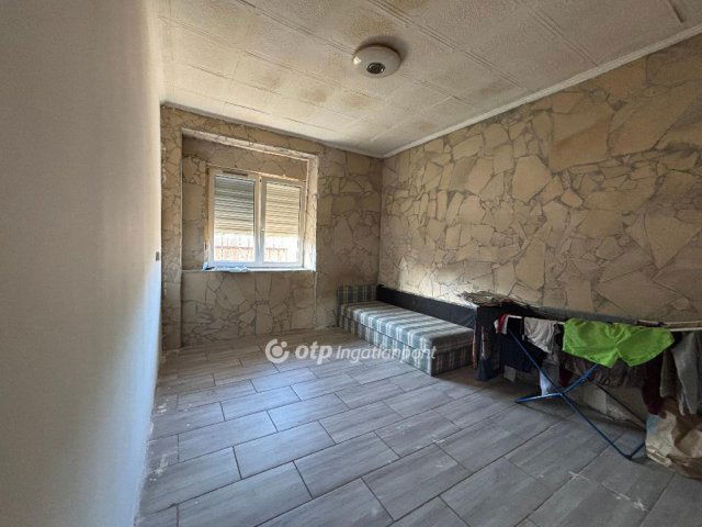 Eladó családi ház, Vináron 27.7 M Ft, 2+2 szobás