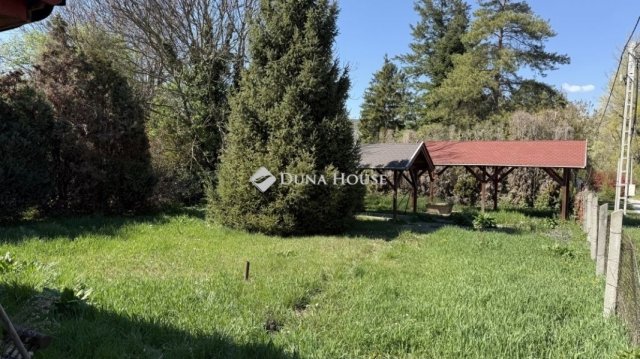 Eladó családi ház, Esztergomban 66.9 M Ft, 3 szobás