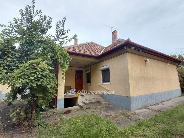 Eladó családi ház, Hatvanban 64.99 M Ft, 4 szobás