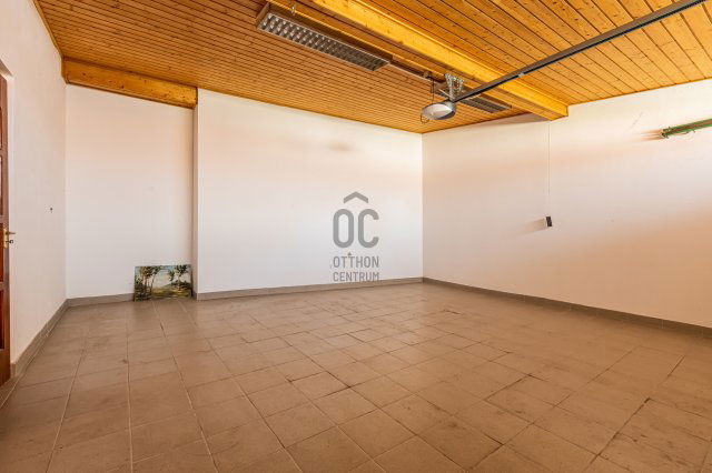 Eladó családi ház, Gyöngyösön 79.9 M Ft, 6 szobás
