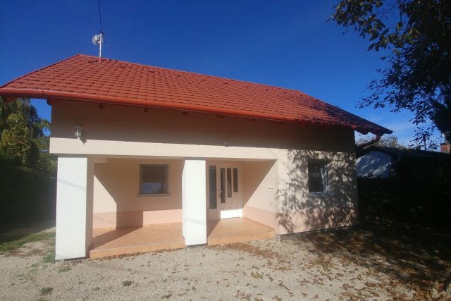 Eladó családi ház, Velencén 75.4 M Ft, 1+2 szobás