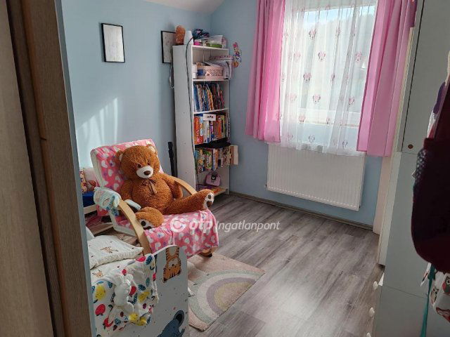 Eladó családi ház, Gyenesdiáson 185 M Ft, 8 szobás