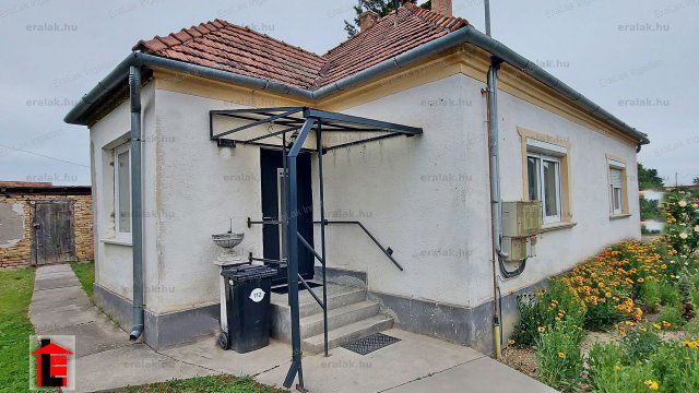 Eladó családi ház, Écsen 44.4 M Ft, 2 szobás