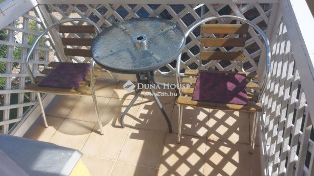 Eladó téglalakás, Egerben 79 M Ft, 5 szobás