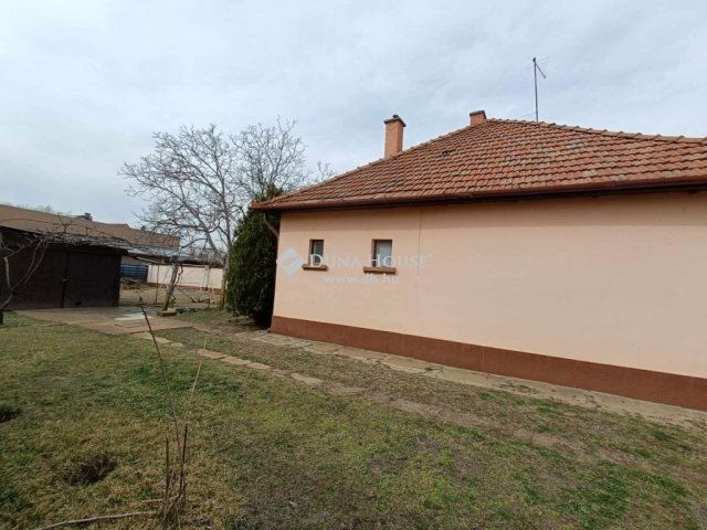 Eladó családi ház, Kecskeméten 65 M Ft, 2 szobás