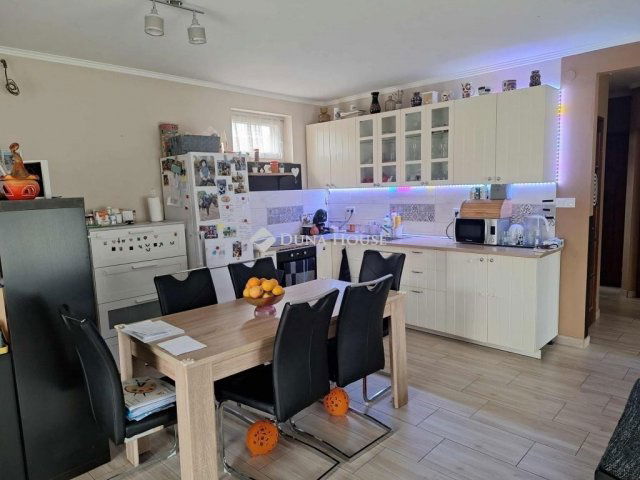 Eladó ikerház, Szigethalmon 103 M Ft, 5 szobás