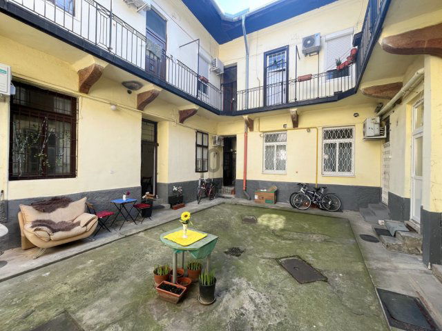 Eladó téglalakás, Budapesten, VI. kerületben 49.9 M Ft, 1 szobás