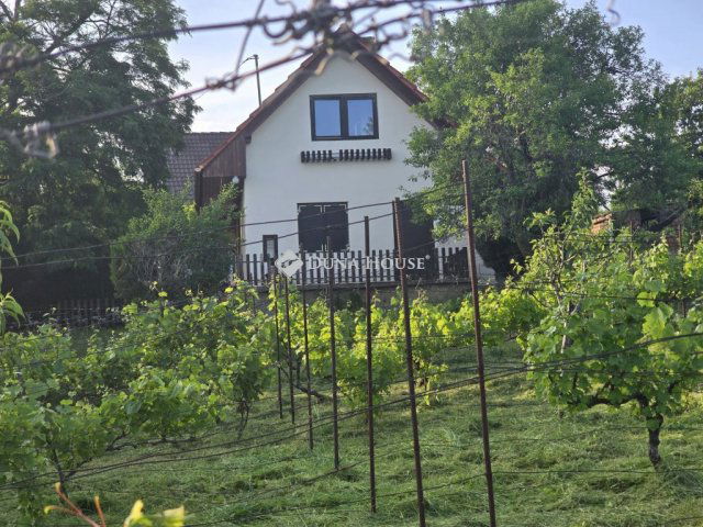Eladó nyaraló, Pécsett, Lejtő dűlőn 15 M Ft, 2 szobás