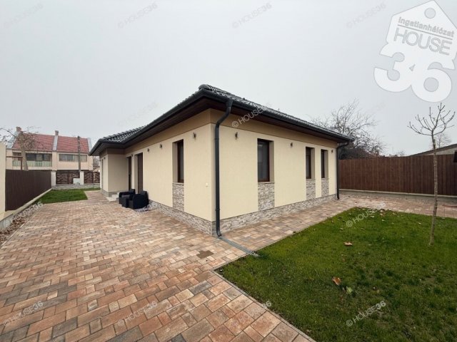 Kiadó családi ház, albérlet, Kecskeméten 500 E Ft / hó